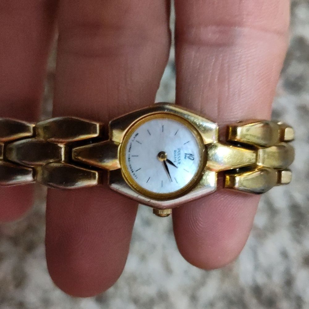 Vintage Ladies Gold Pulsar Watch